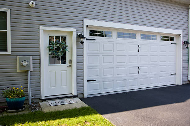 24/7 Emergency Garage Door Panel Replacement experts in Orange Blossom, CA